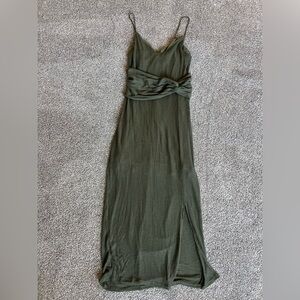 Express Women’s Spaghetti Strap V-neck Midi Ribbed Dress Medium Olive Green